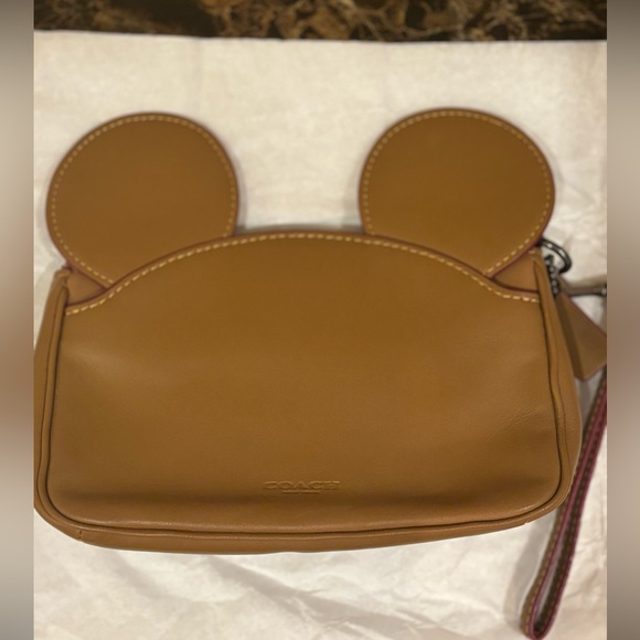 ❌SOLD❌ Coach Disney x Coach Mickey Mouse wristlet - Picture 6 of 6